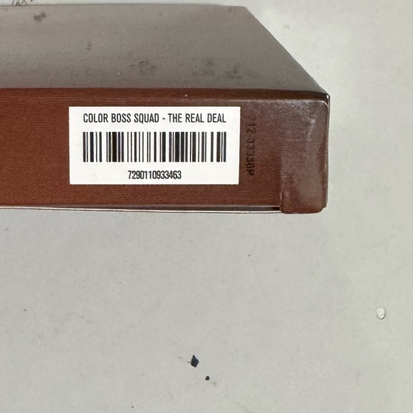 IL MAKIAGE COLOR BOSS SQUAD EYESHADOW
MULTI-DIMENSIONAL 4-PAN EYE COLOR PALETTE - Picture 3 of 6